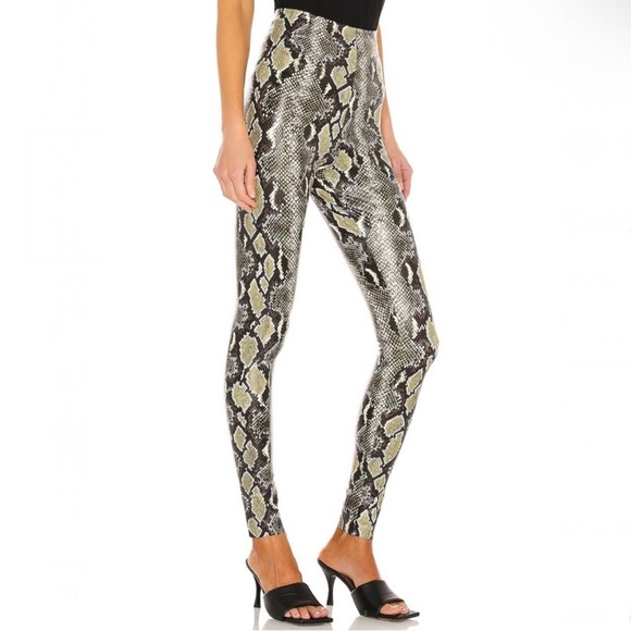 NEW COMMANDO REVOLVE FAUX LEATHER LEGGINGS - Picture 4 of 8